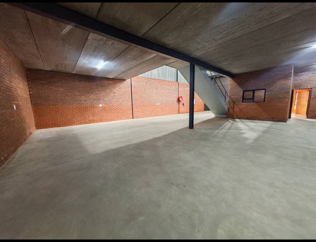 376M² WAREHOUSE TO LET IN ORMONDE